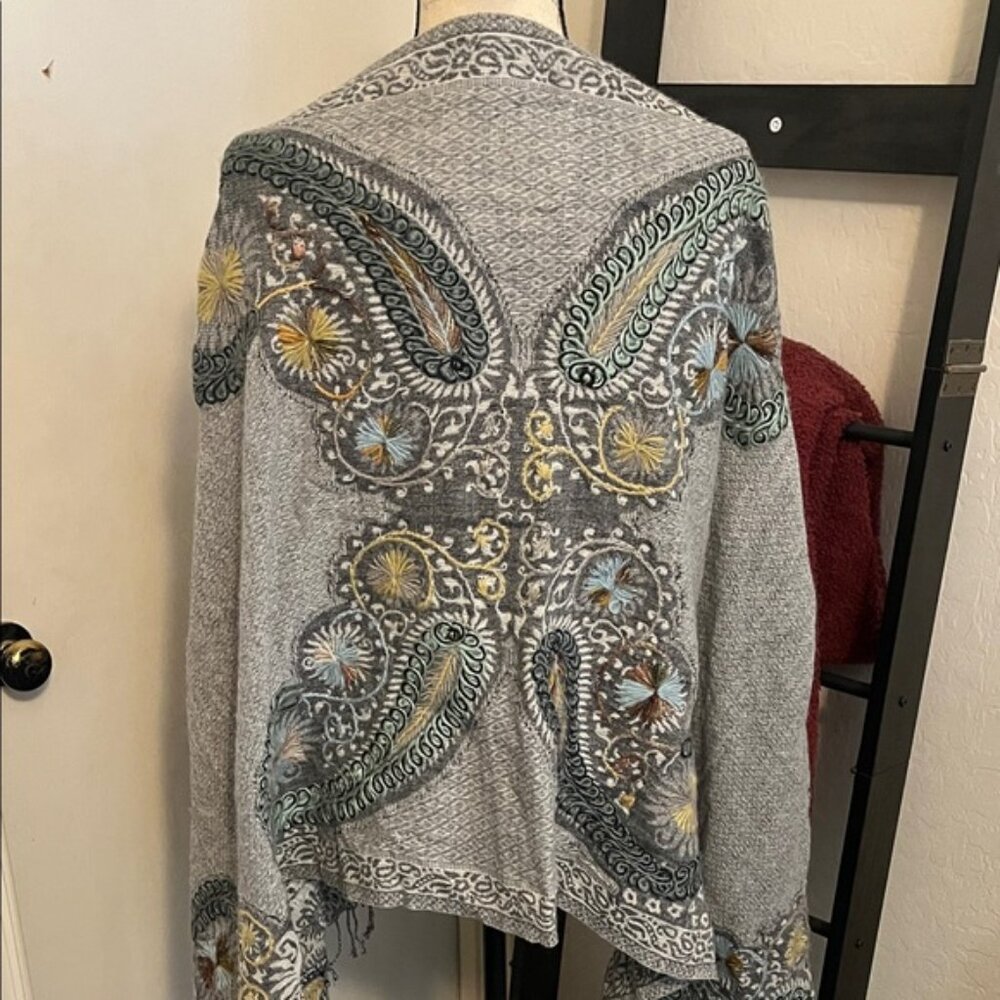 Peruvian Connection Gray Paisley Patterned Wool B… - image 6